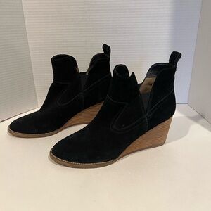 Blondo wedged ankle boots size 11.0 waterproof